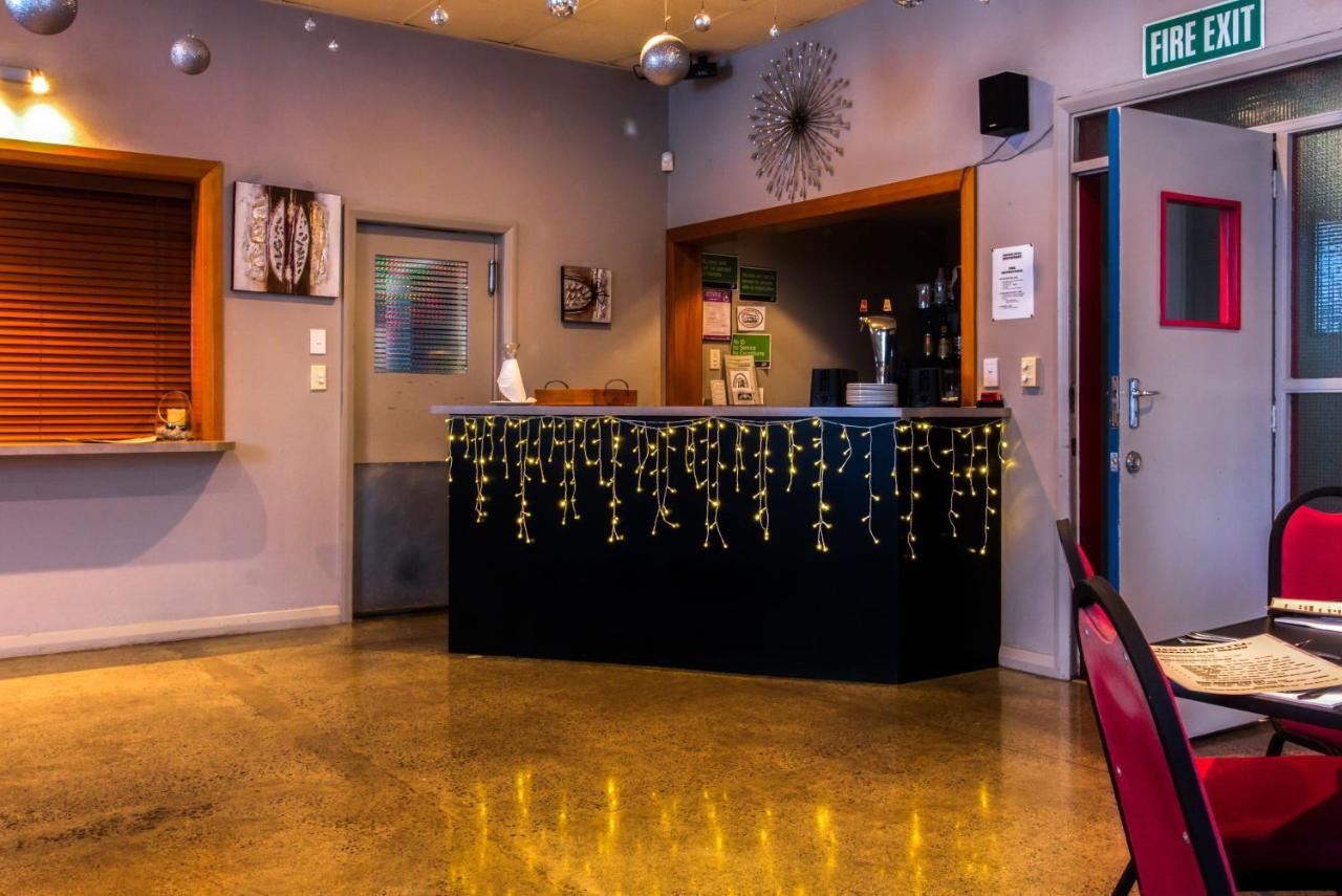 Masonic Hotel Палмерстън Норт Екстериор снимка
